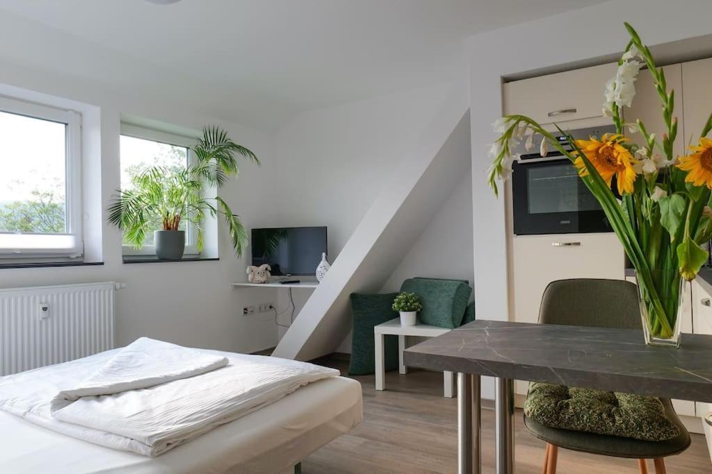 Wunderschoene Ferienwohnung Mit Balkon In Aue Exterior foto