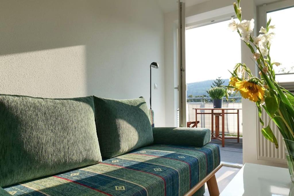 Wunderschoene Ferienwohnung Mit Balkon In Aue Exterior foto